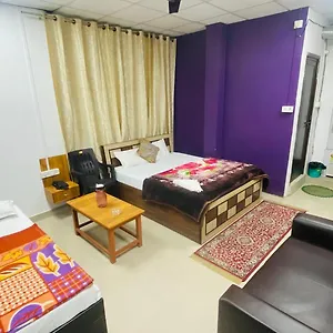 Guest house The Kashi Palace ,varanasi ! Fully-air-conditioned At Prime Location With Parking Availability, Near Kashi Vishwanath Temple, And Ganga Ghat, Varanasi